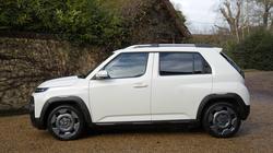 HYUNDAI INSTER ELECTRIC HATCHBACK 85kW Cross 49kWh 5dr Auto [No Heat Pump]